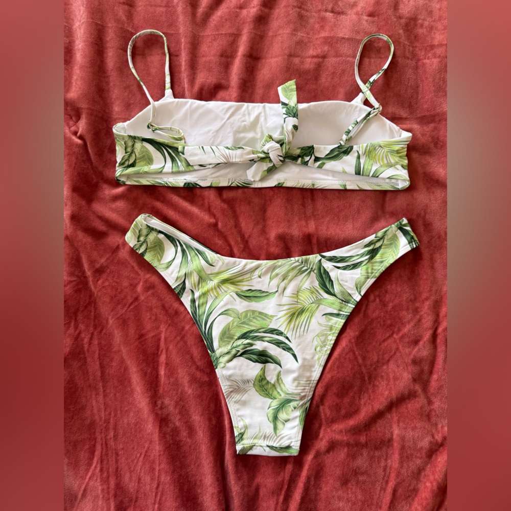 Monday‎ Swimwear Tropical Leaf Bikini Top (L) and Bottom (V) - Picture 5 of 10